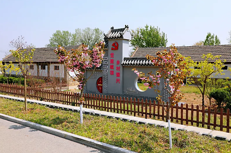 脱贫攻坚乡村振兴是新时代最壮丽的中国故事