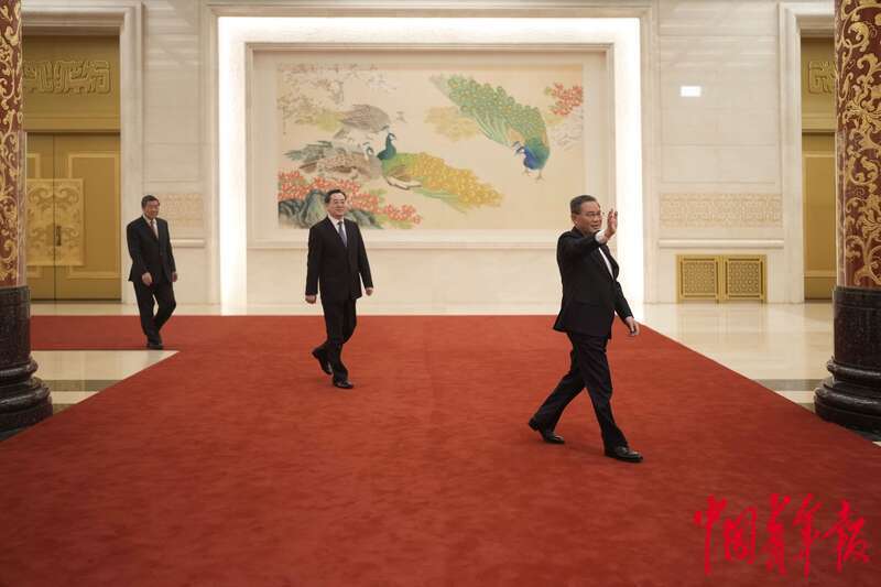 李强总理会见中外记者