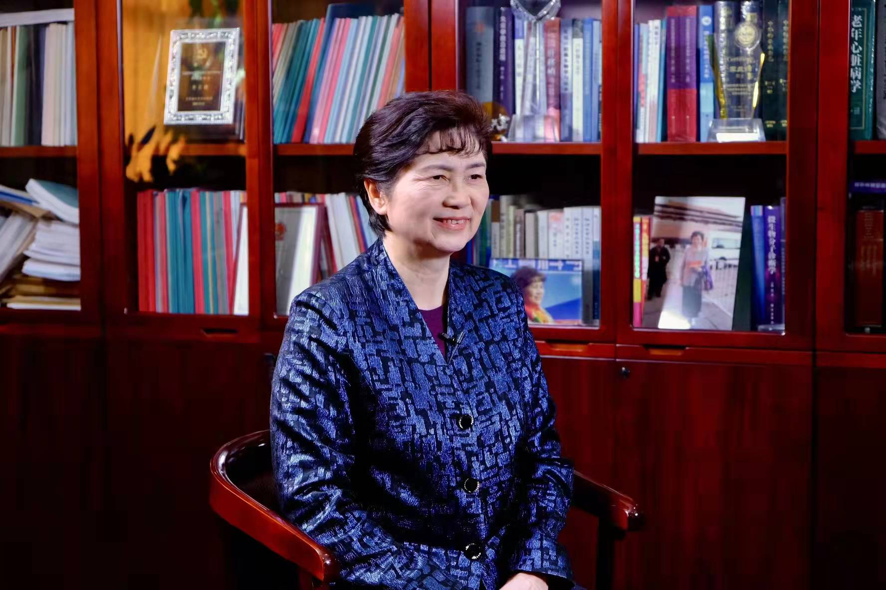 专访李兰娟：人类最终能否战胜新冠病毒？科技助力抗“疫”是关键