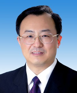 新华社快讯：大会经投票表决，决定国务院秘书长、各部部长、各委员会主任、中国人民银行行长、审计长