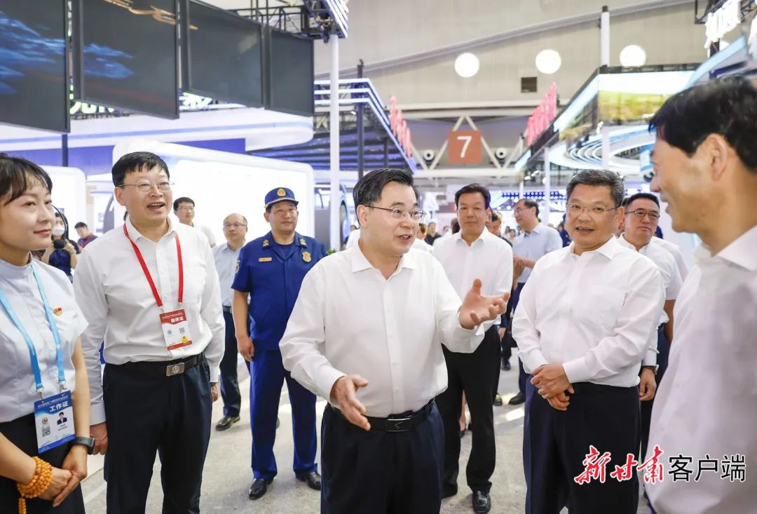 胡昌升任振鹤检查第二十九届兰洽会准备工作