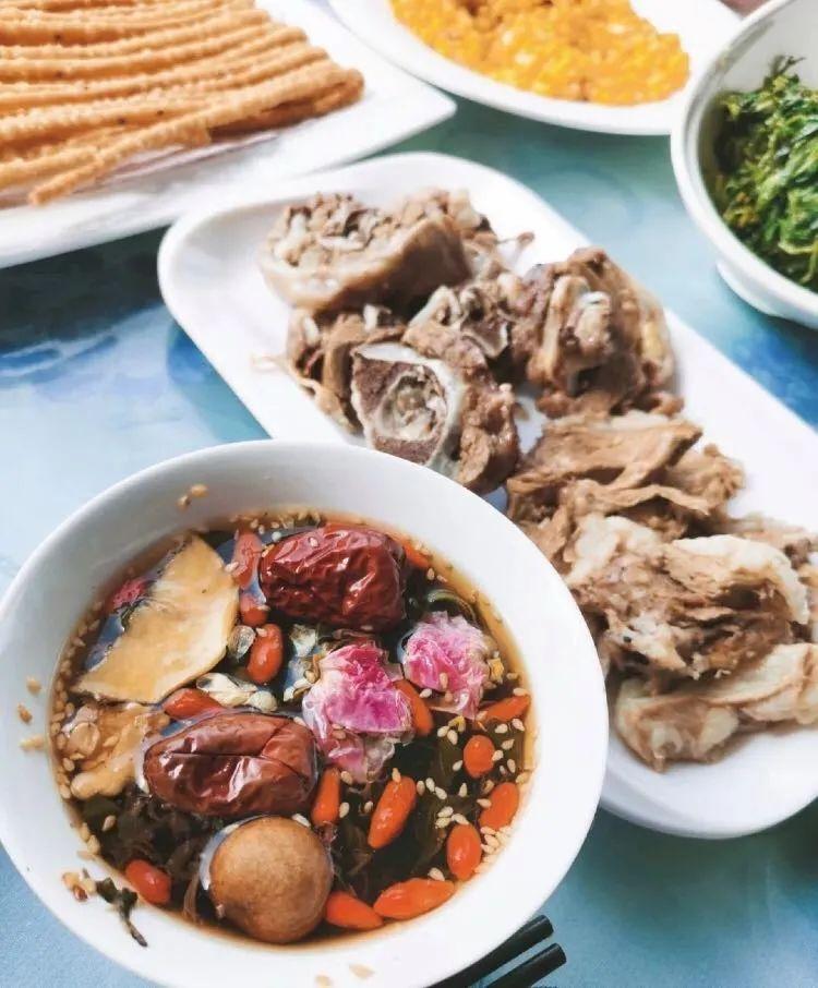 甘肃临夏的手抓羊肉，绝了