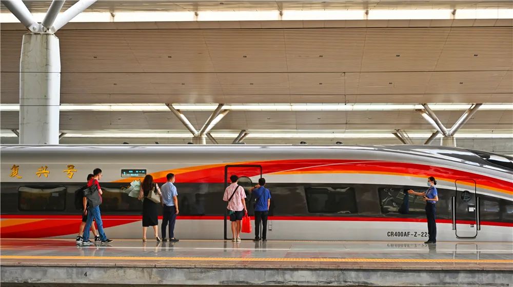 为什么有的火车，坐着坐着车次就变了？